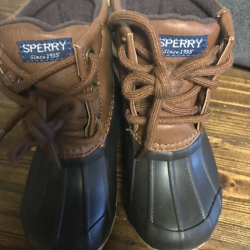 Sperry toddler size 7m boots